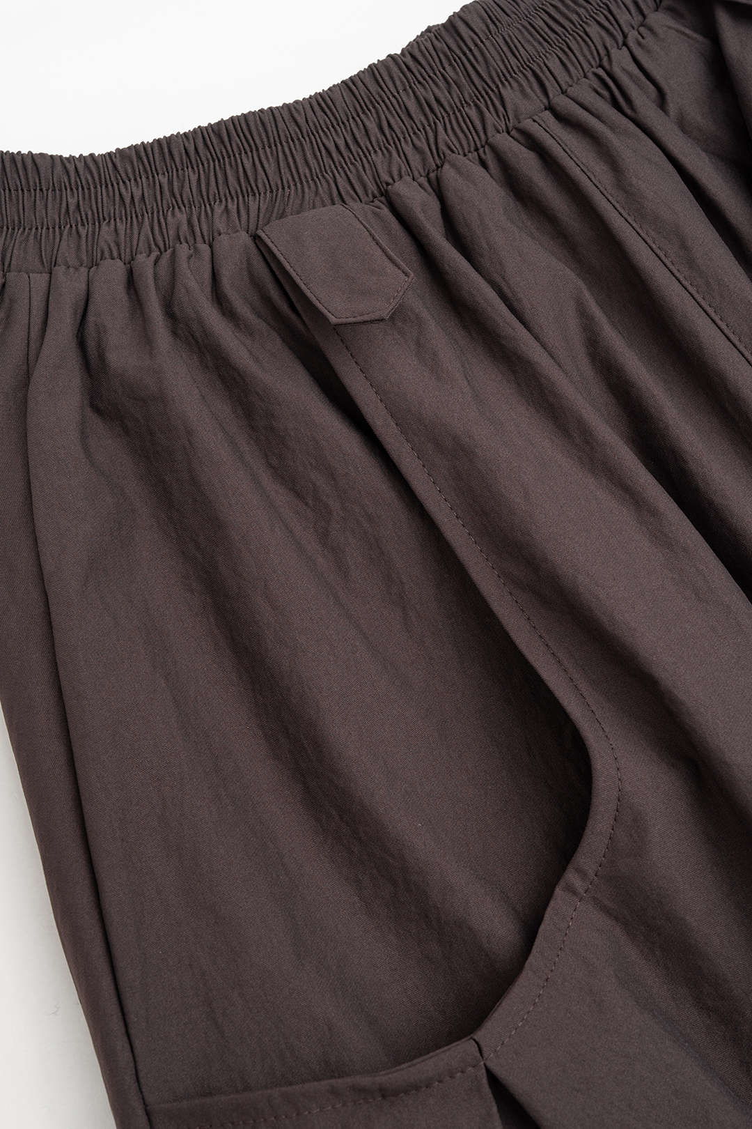 Effen broek met smokwerk en ballonmodel