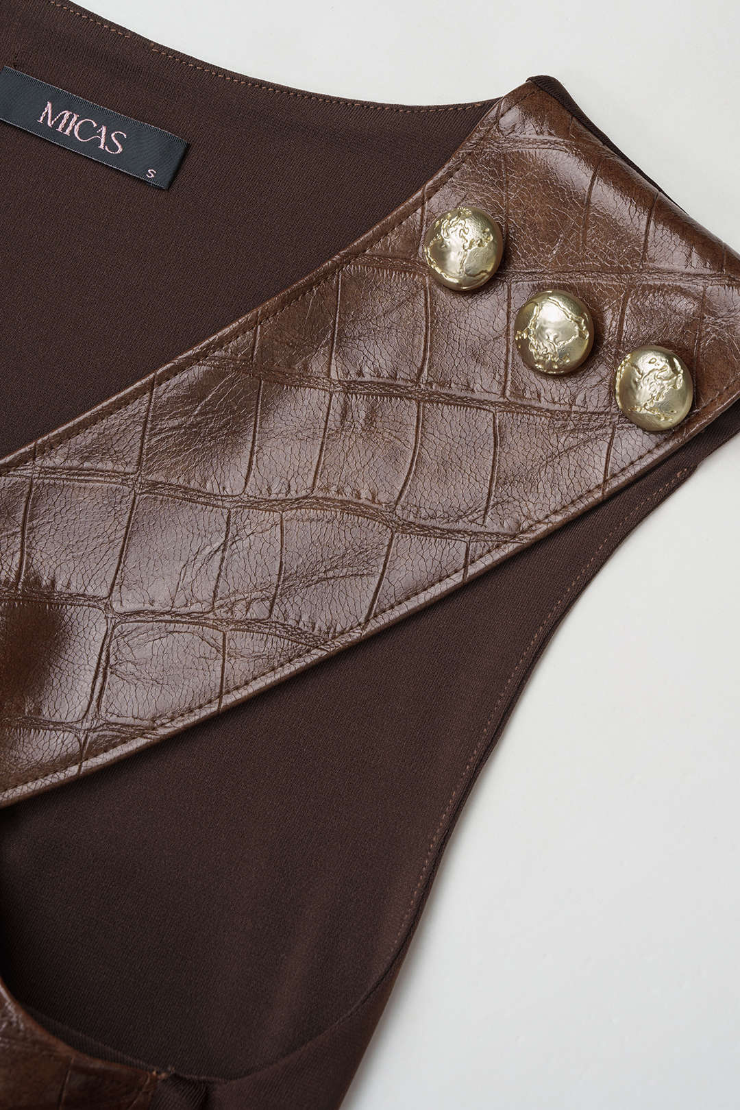 Leren-look metallic body