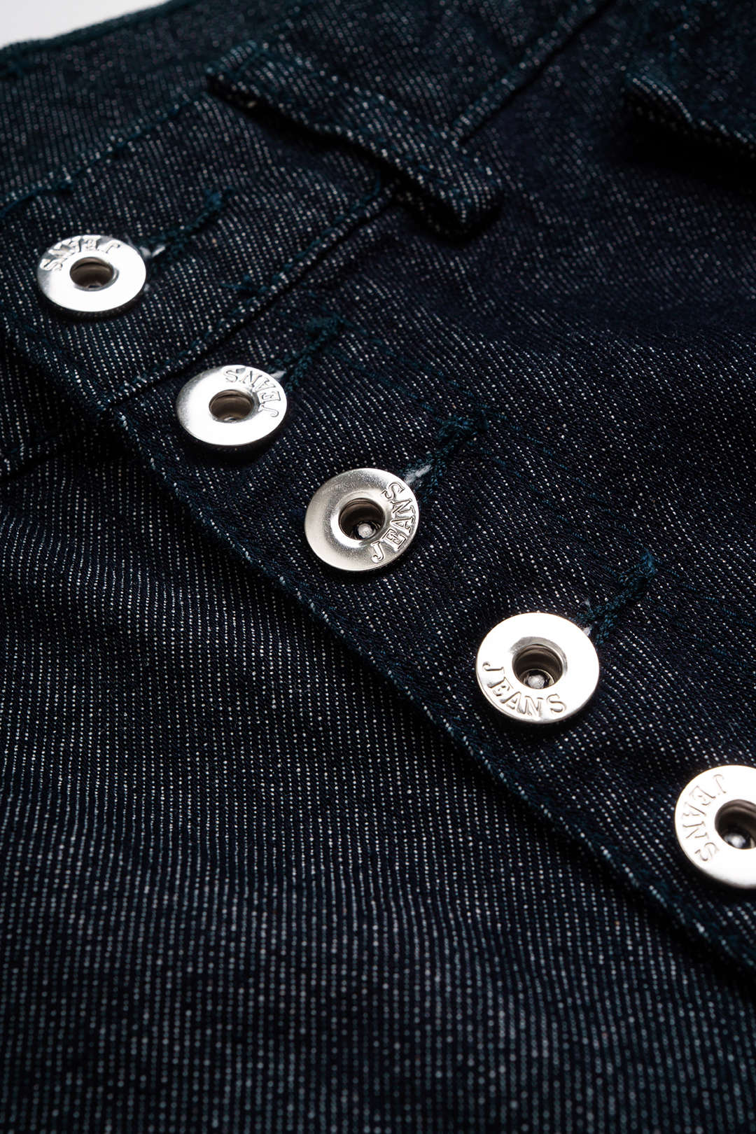 Elif - Jeans met knoopjes en rechte pijp