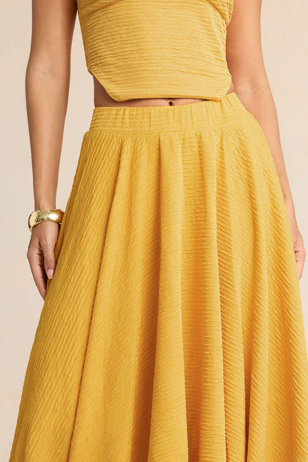 Gestructureerde asymmetrische rok met hoge taille