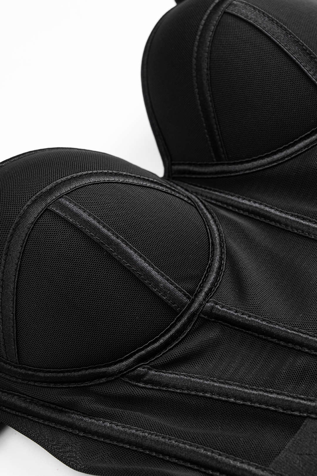 Mesh top met spaghettibandjes