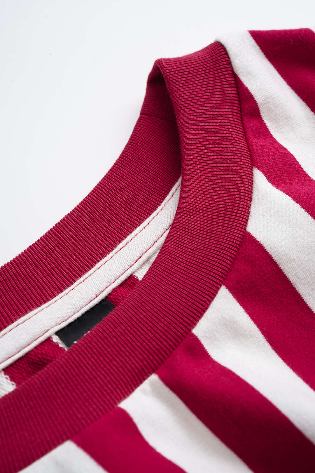 Gestreepte sweater met strik en lange mouwen