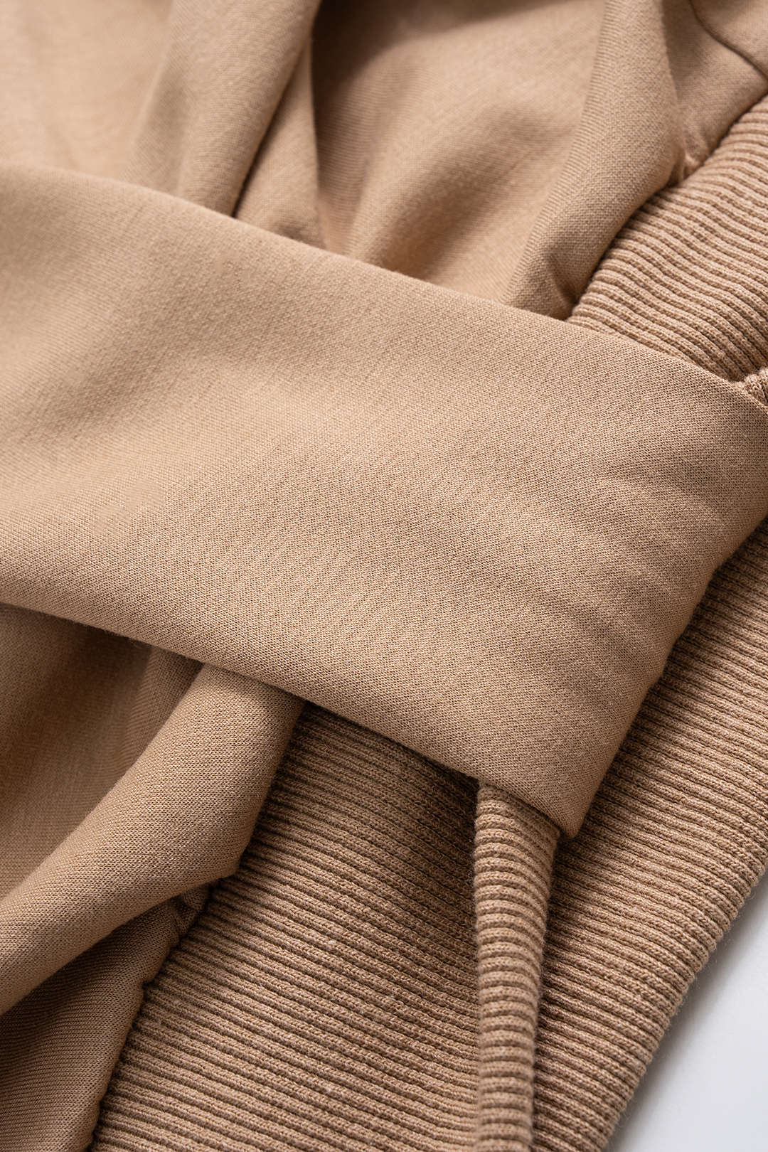 Sweater met ronde hals, gedraaid detail en knoopdetail