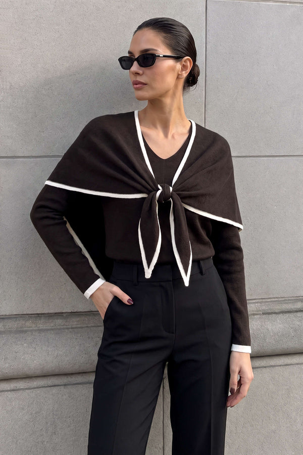 Gebreide top met V-hals, knoopdetail en lange mouwen