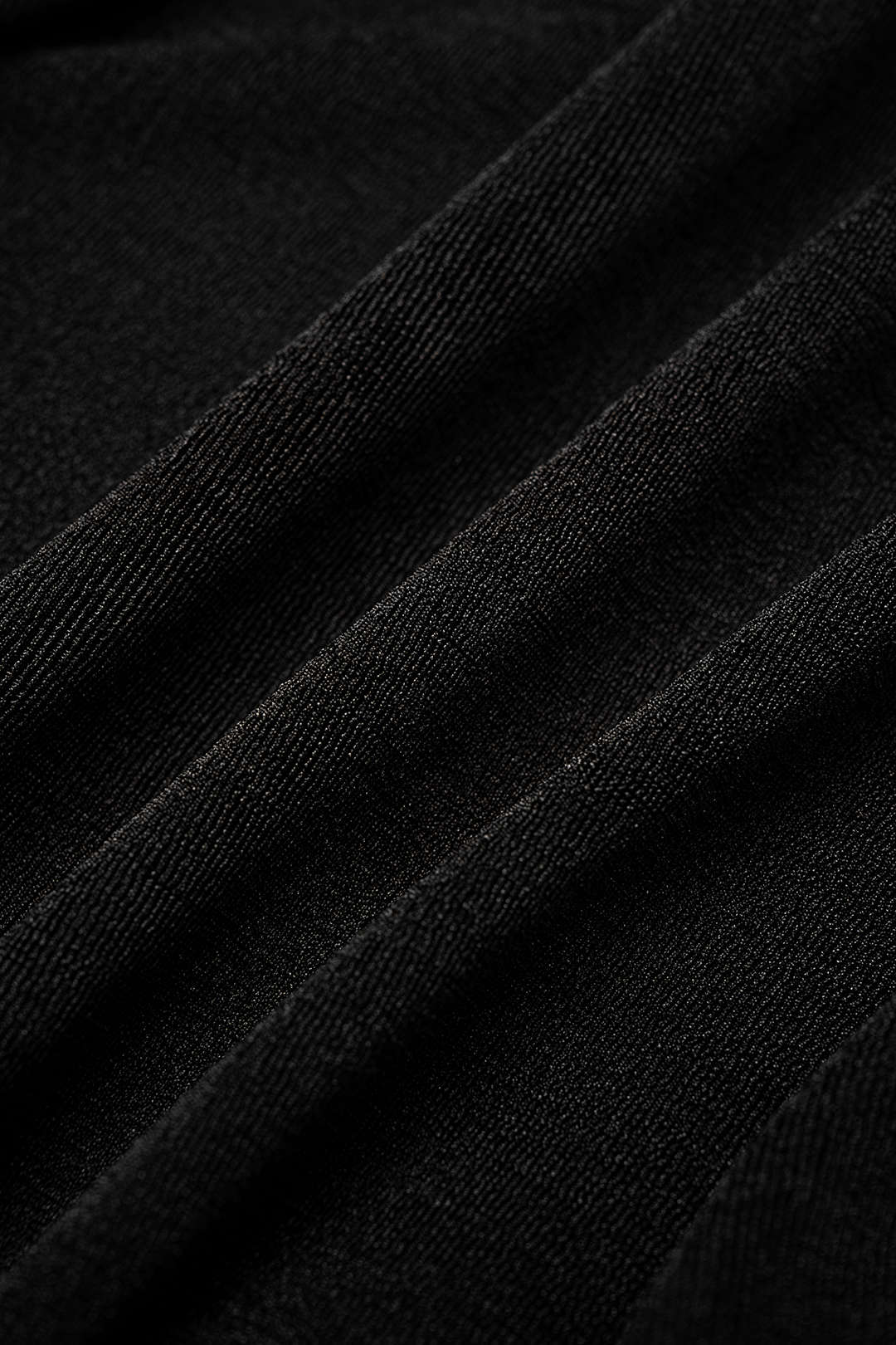 Metallic minijurk met V-hals en lange mouwen