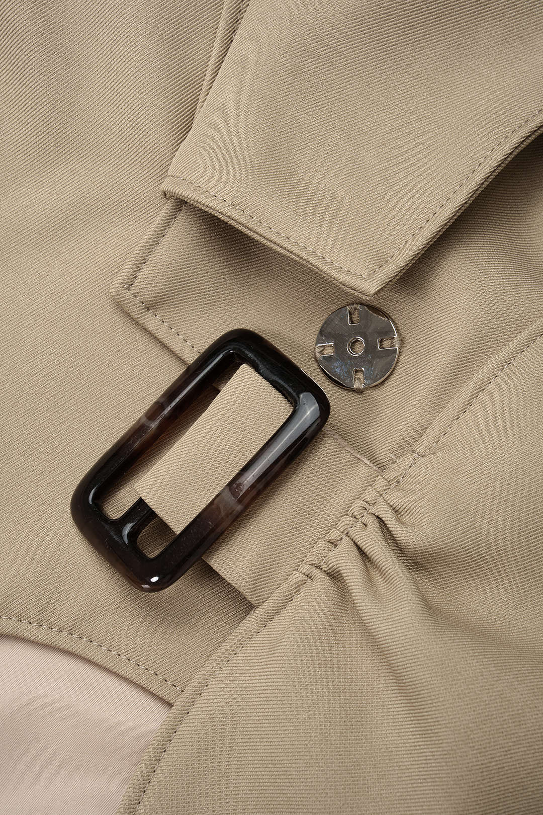 Blazer met revers, ruches en gesp
