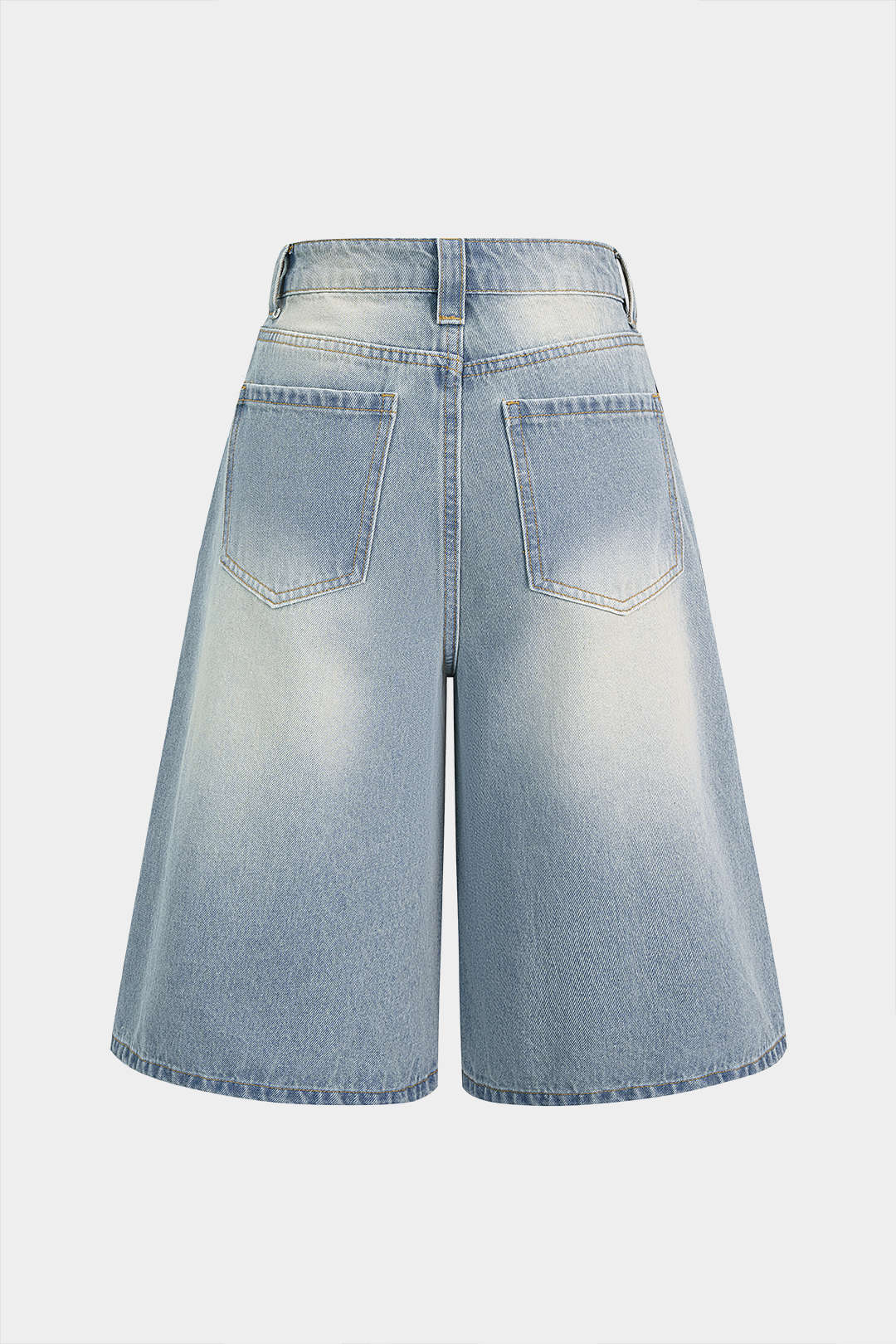 Denim short met rafelrand en knoopjes
