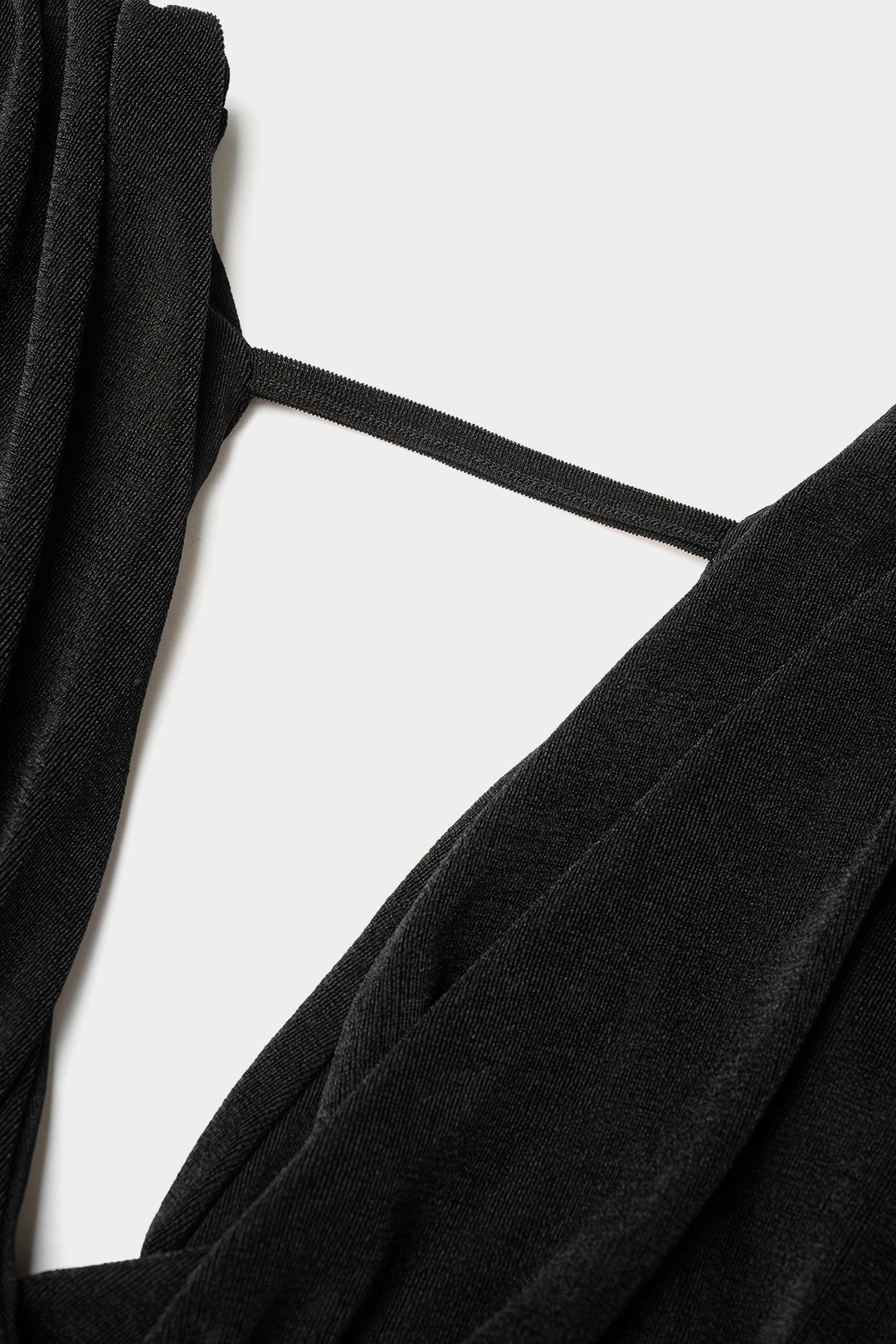 Metallic minijurk met V-hals en lange mouwen
