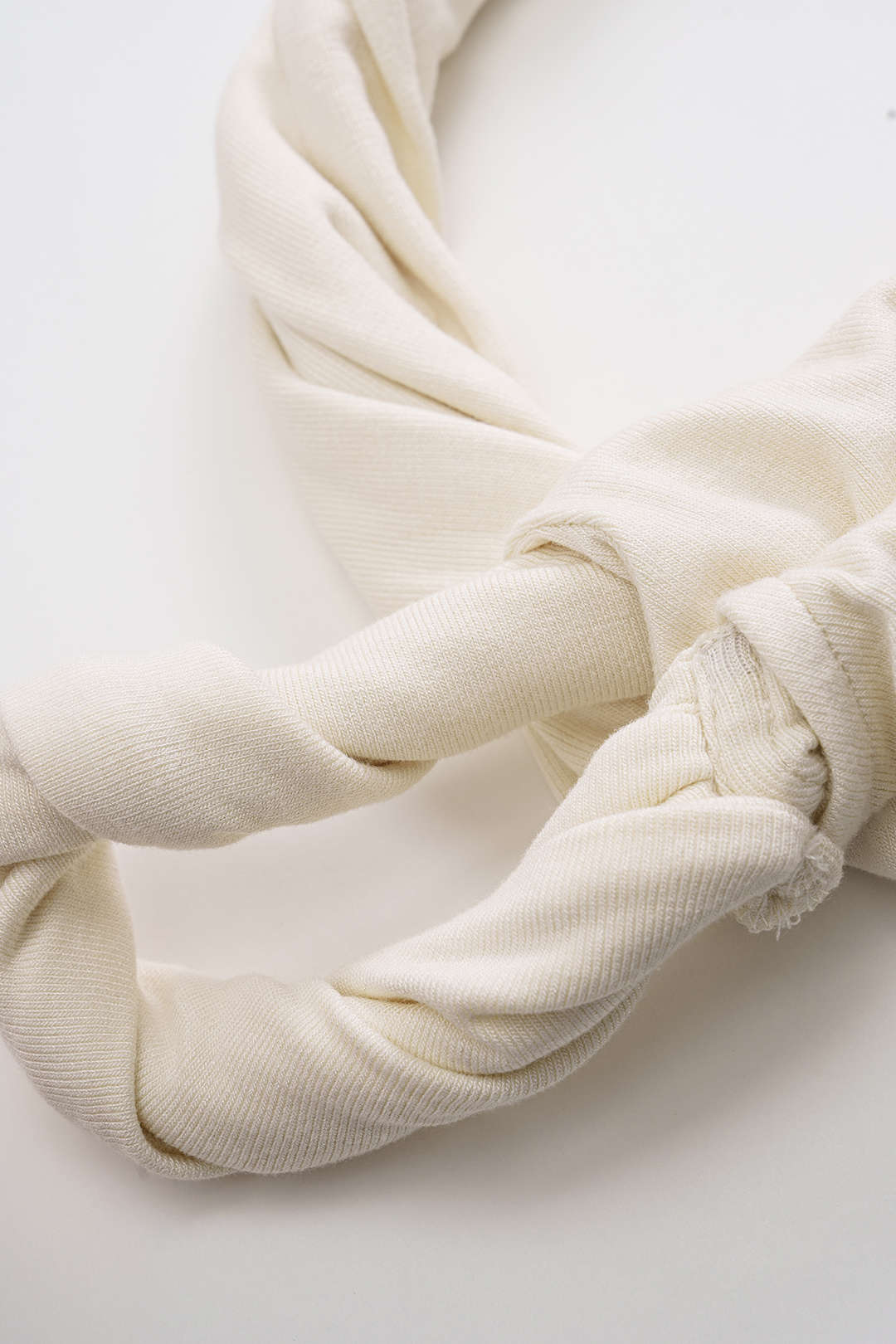Tanktop met gedraaid detail, knoopdetail en halternek