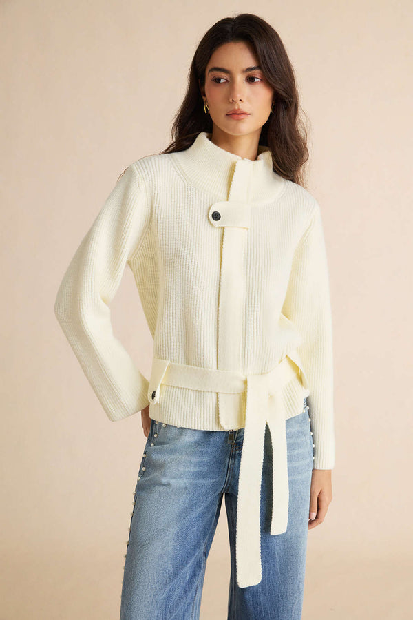 Gebreide top met riem, knoopjes en lange mouwen