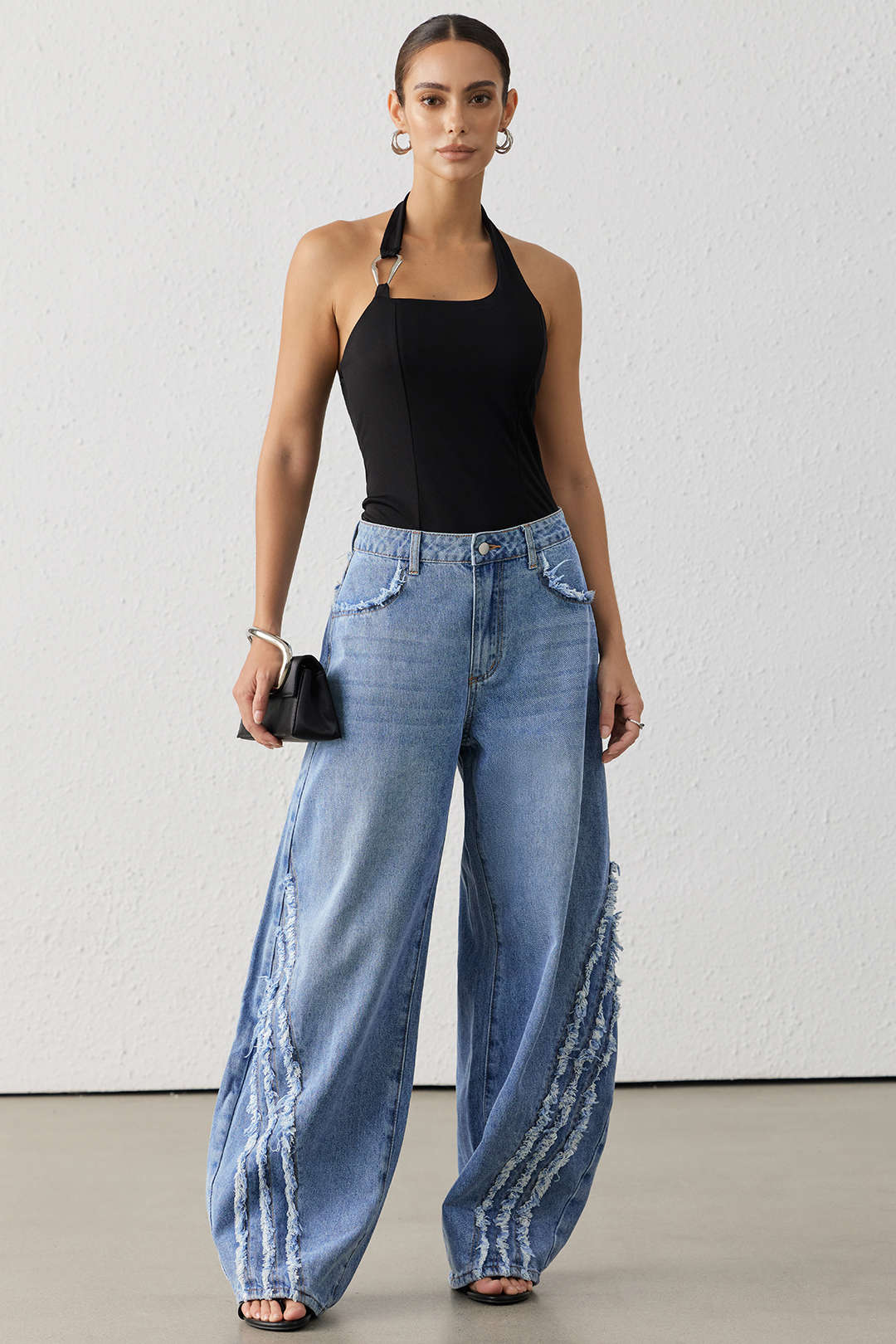 Jeans met rafelrand en wijde pijpen