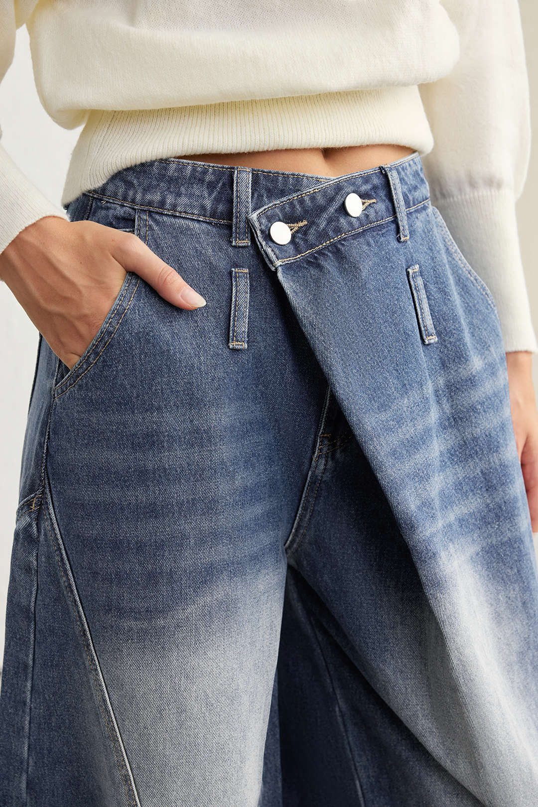 Verwassen jeans met hoge taille en ballonmodel