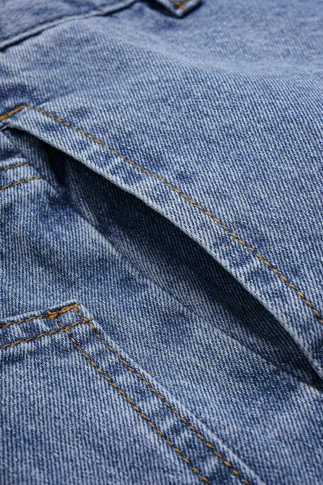 Denim item met zakken en wijde pijpen