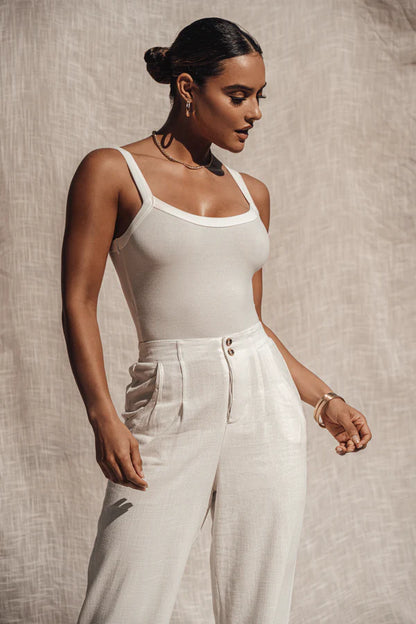 Ivoren Akito geribbelde bodysuit