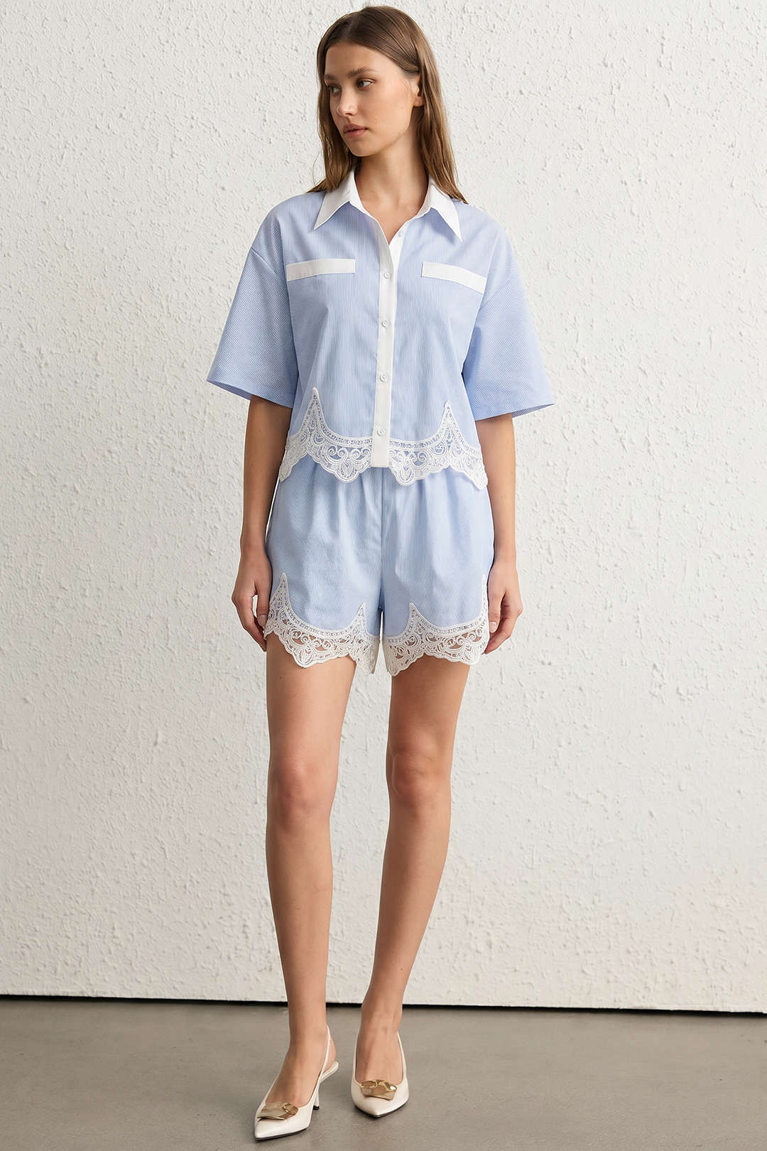 Gestreepte patchwork blouse met kant en korte mouwen