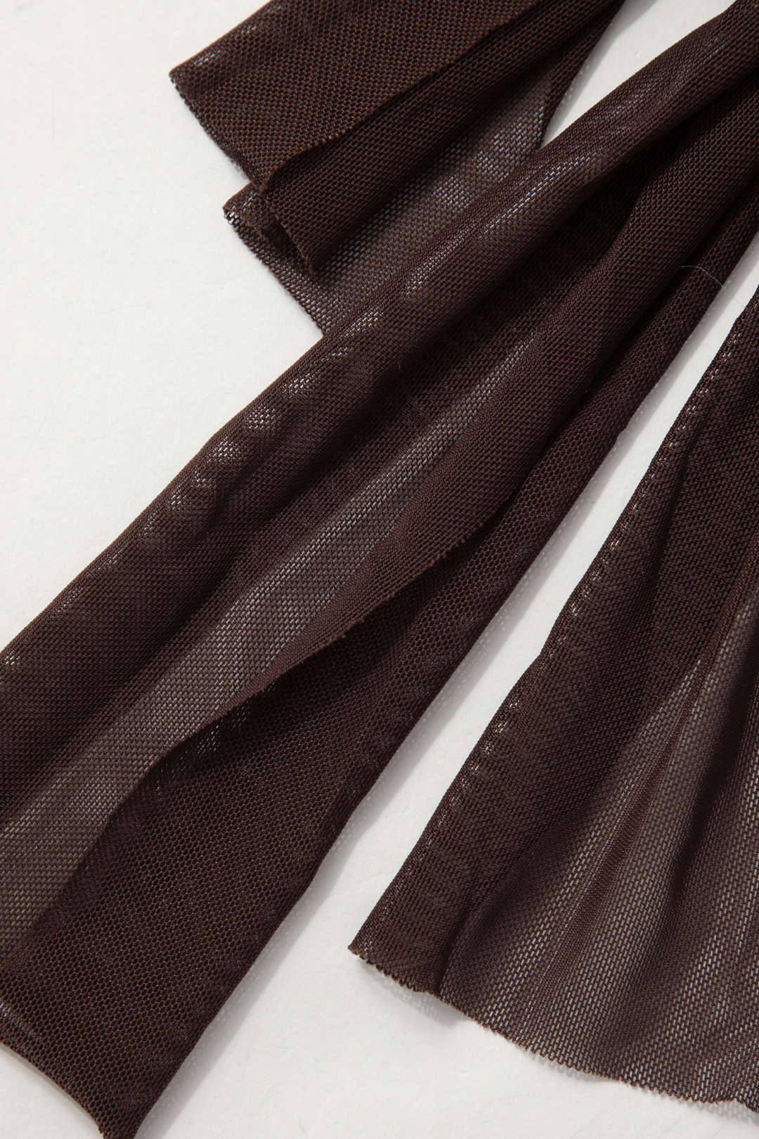 Transparante mesh midijurk met wikkelmodel