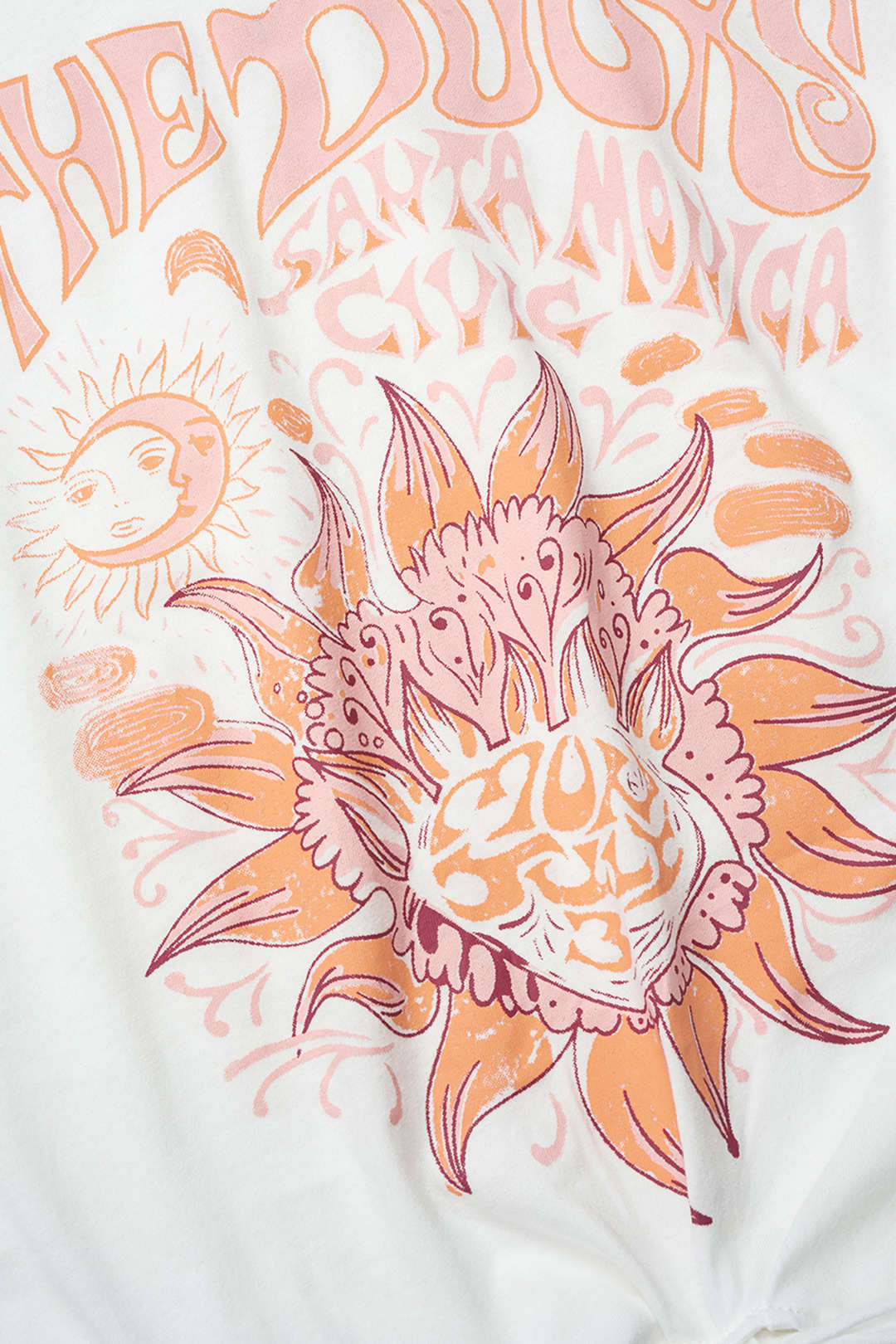 T-shirt met knoopdetail en korte mouwen