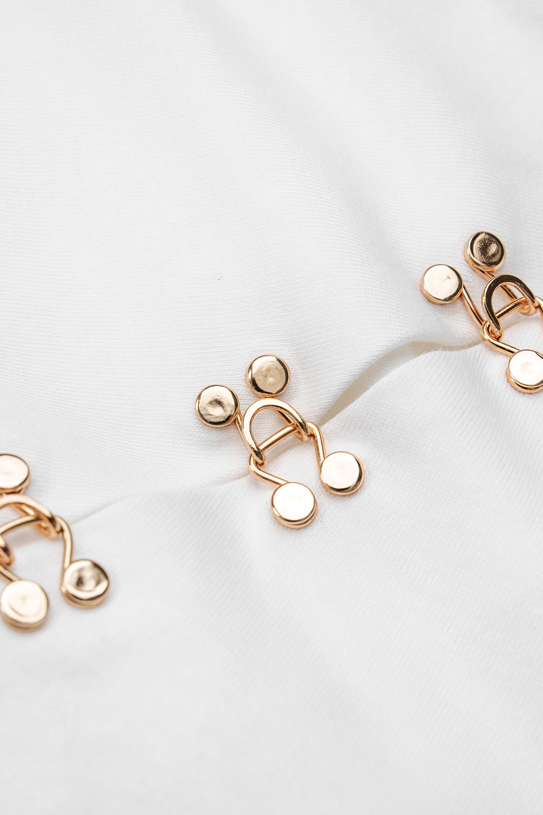Metallic minijurk met ronde hals en korte mouwen
