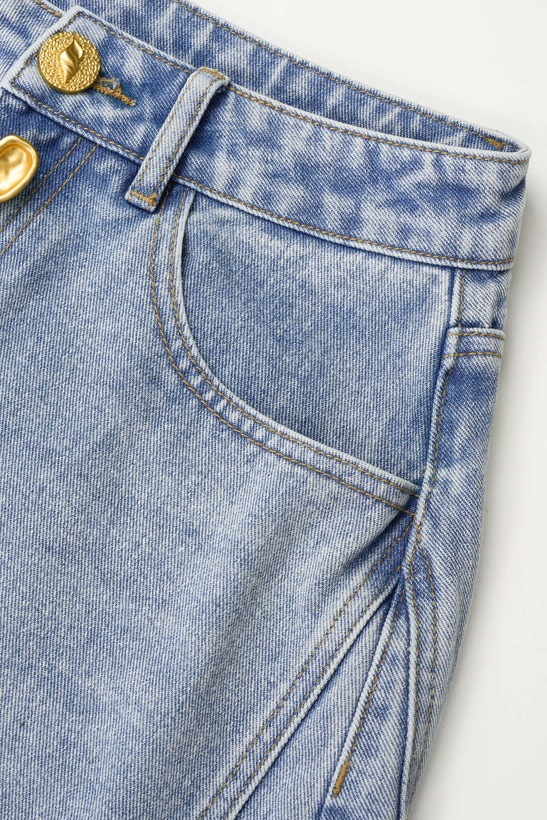 Metallic jeans met knoopjes