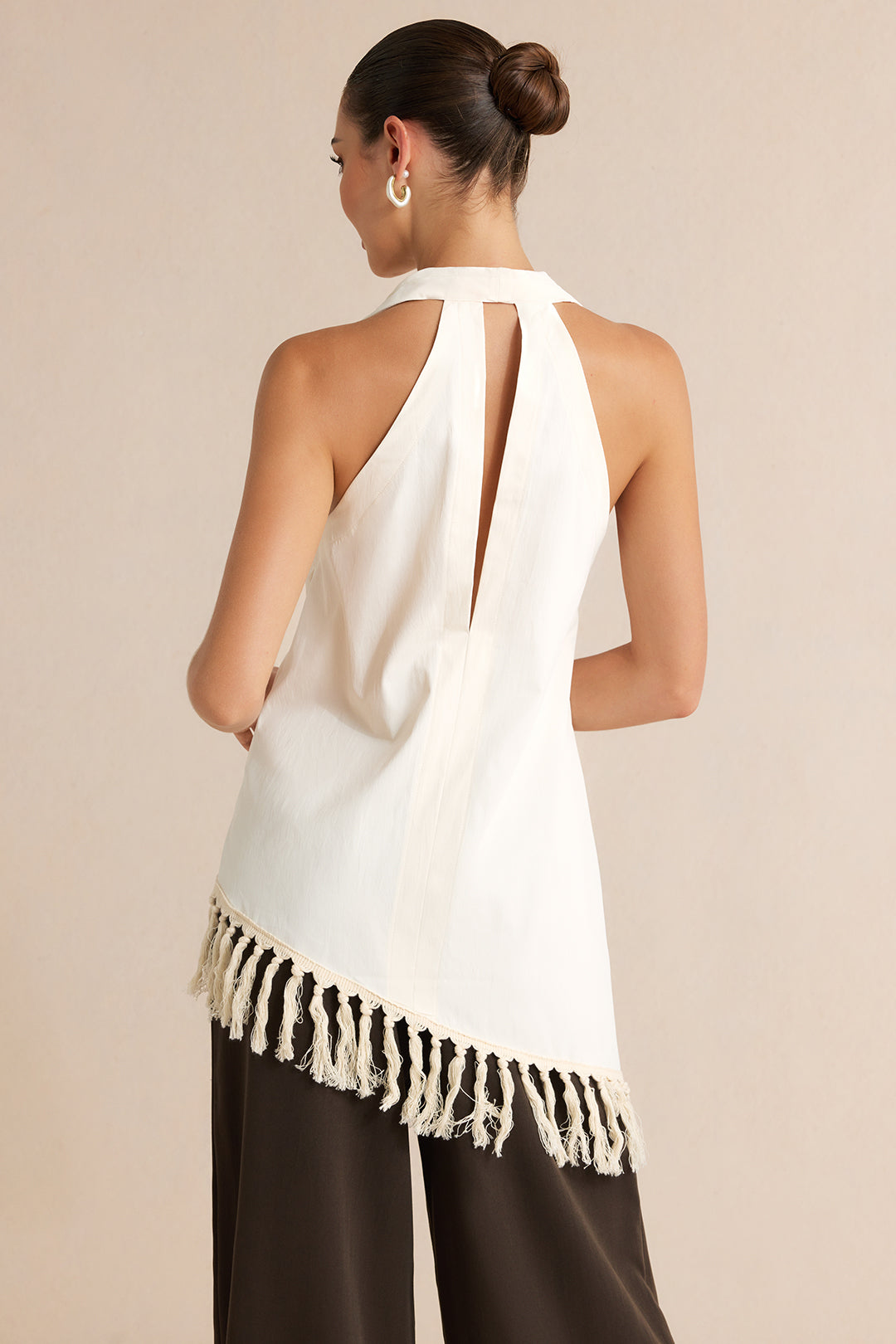 Asymmetrische tanktop met halternek, V-hals en franjes