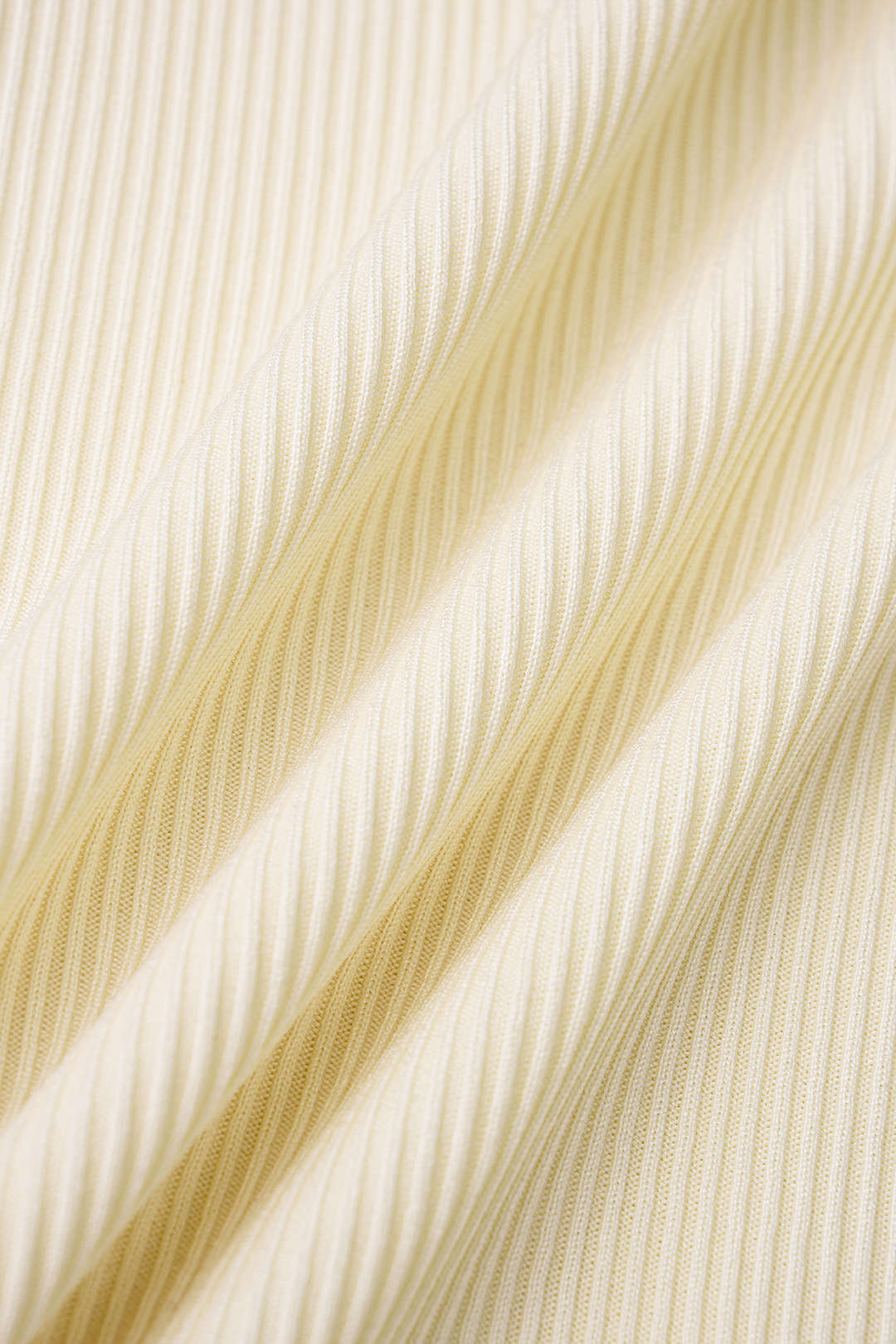 Patchwork metallic minijurk met knoopdetail en kettingdetail
