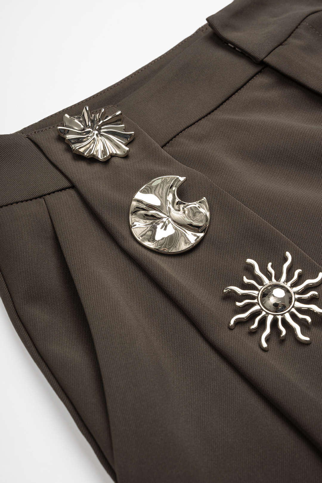 Tara - Metallic broek met knoopjes en wijde pijpen