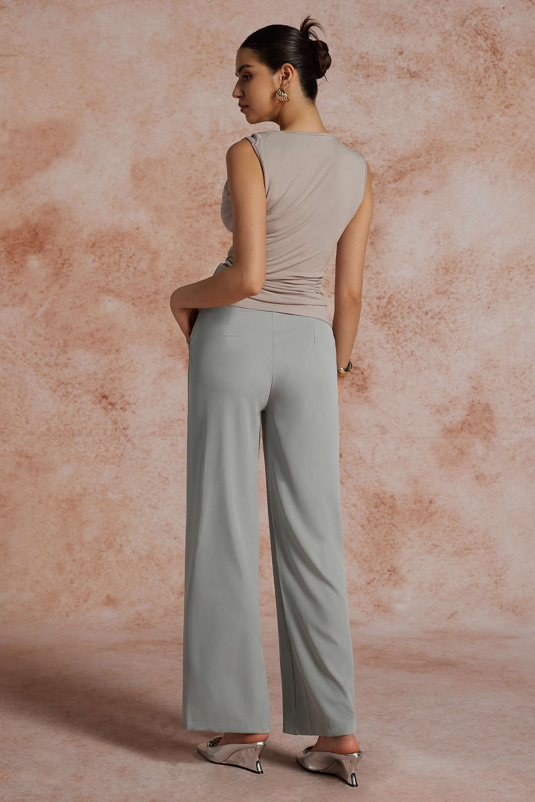 Asymmetrische tanktop met watervalhals en ruches