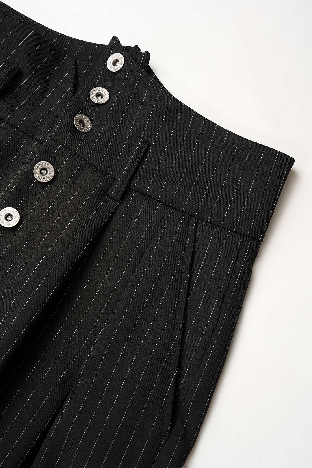 Broek met rechte pijp en wijde pijpen