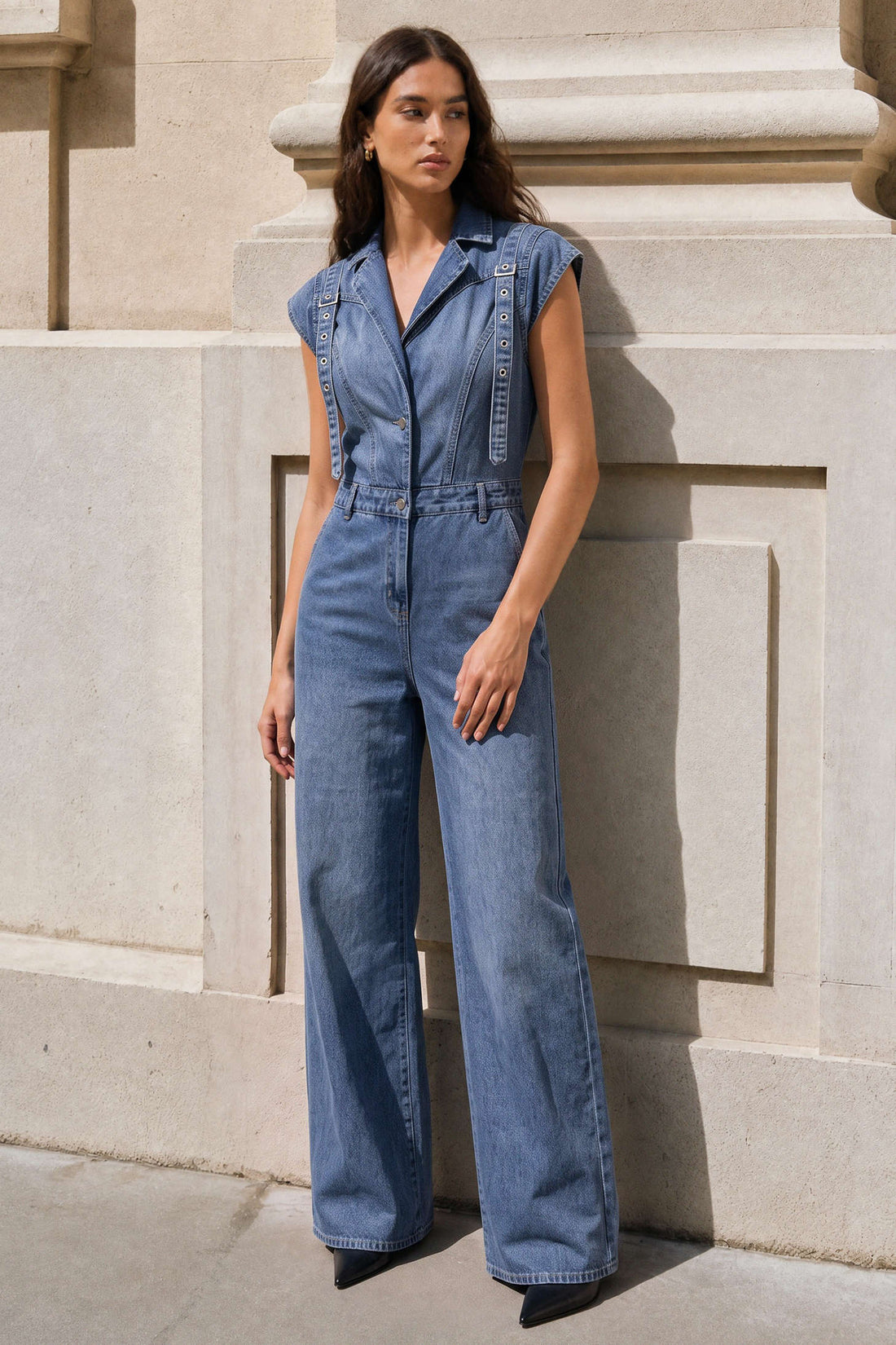 Denim mouwloze jumpsuit met V-hals en wijde pijpen