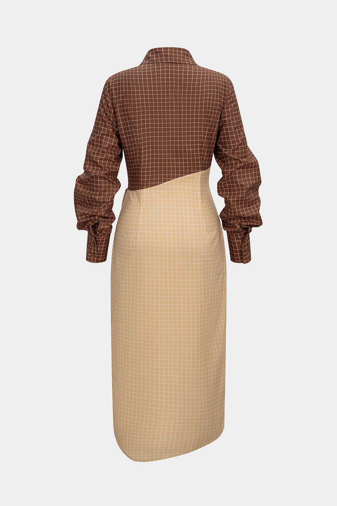 Geruite asymmetrische midijurk met ruches en lange mouwen