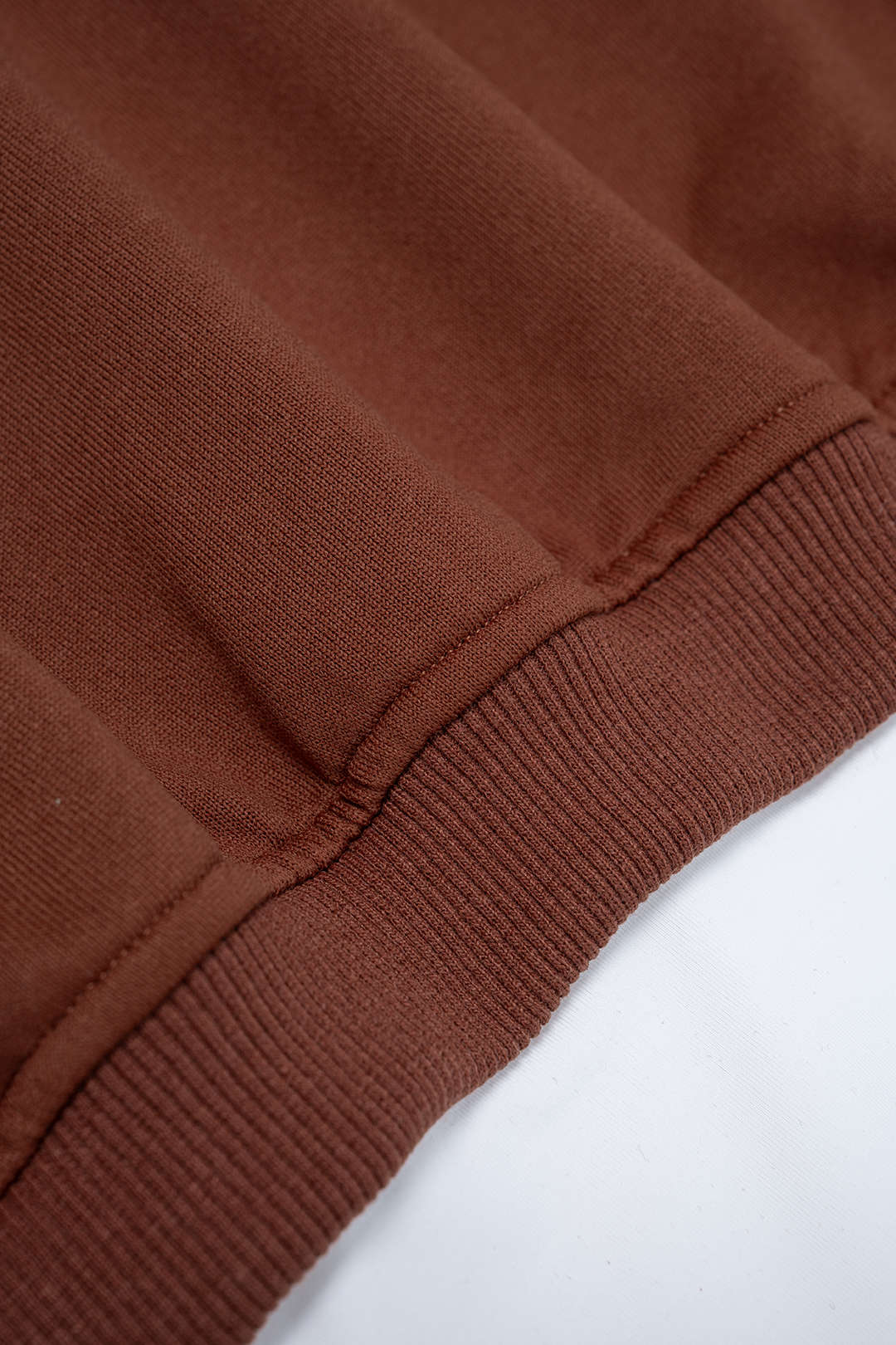Asymmetrische sweater met halternek en lange mouwen