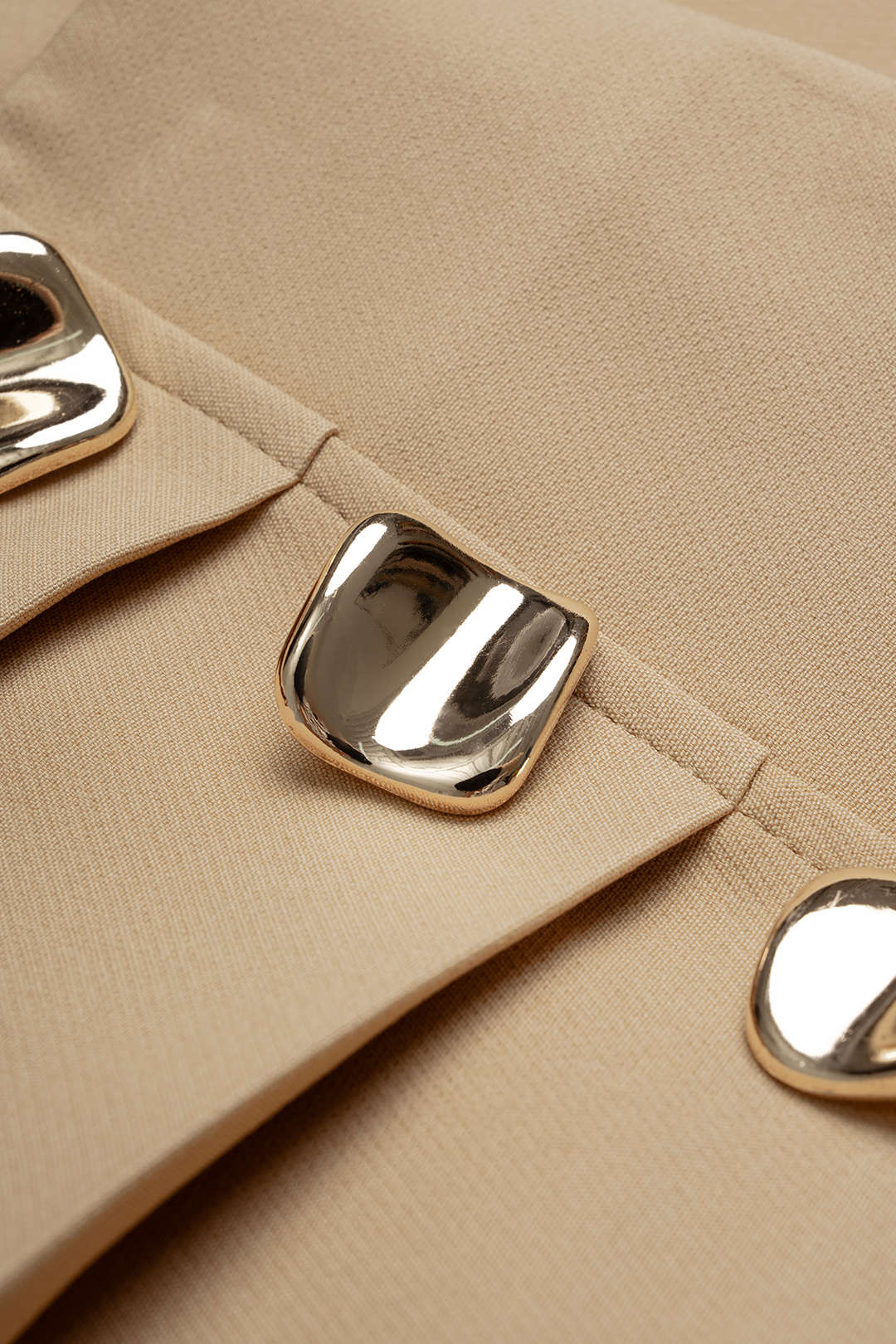 Metallic asymmetrische short