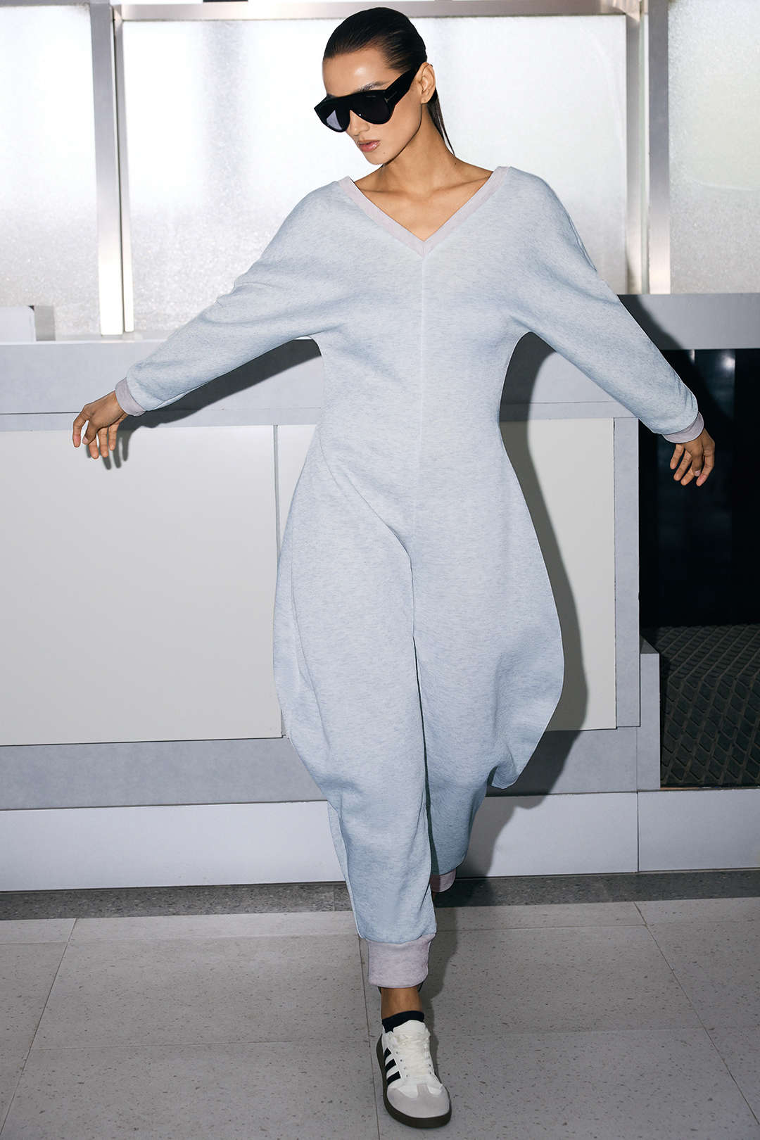 Becca - Jumpsuit met V-hals en lange mouwen