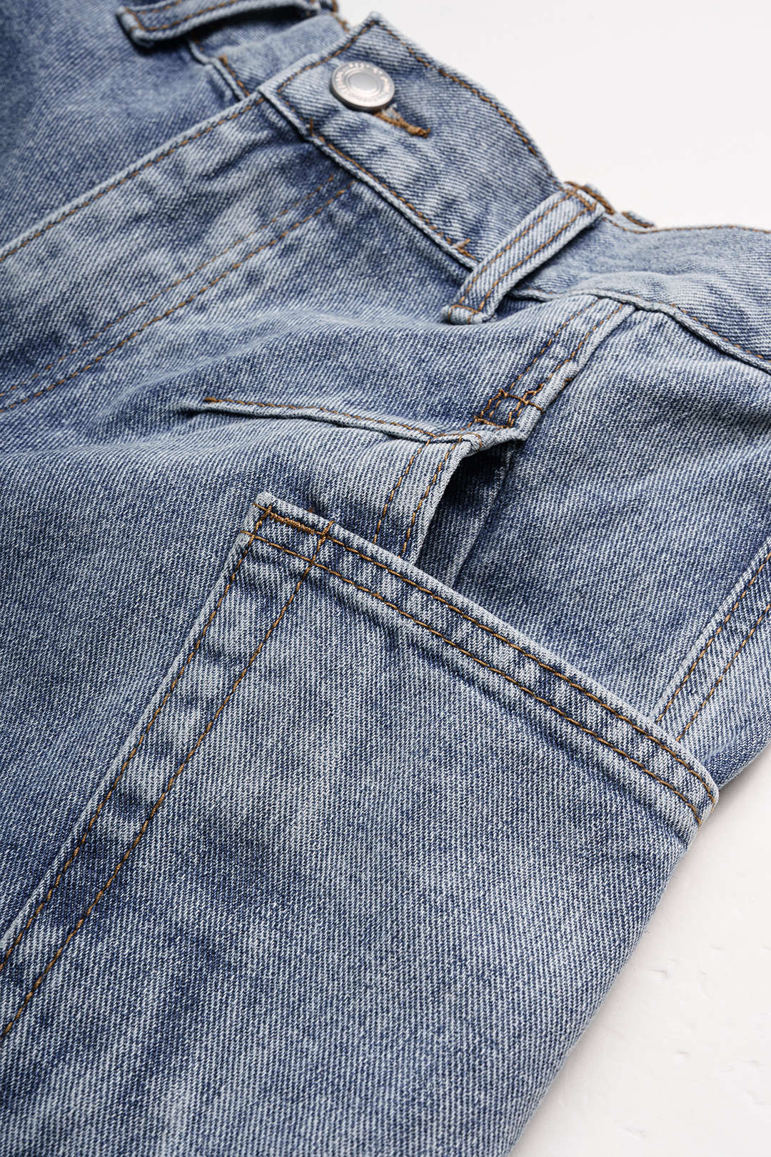 Jeans met zakken en gesp
