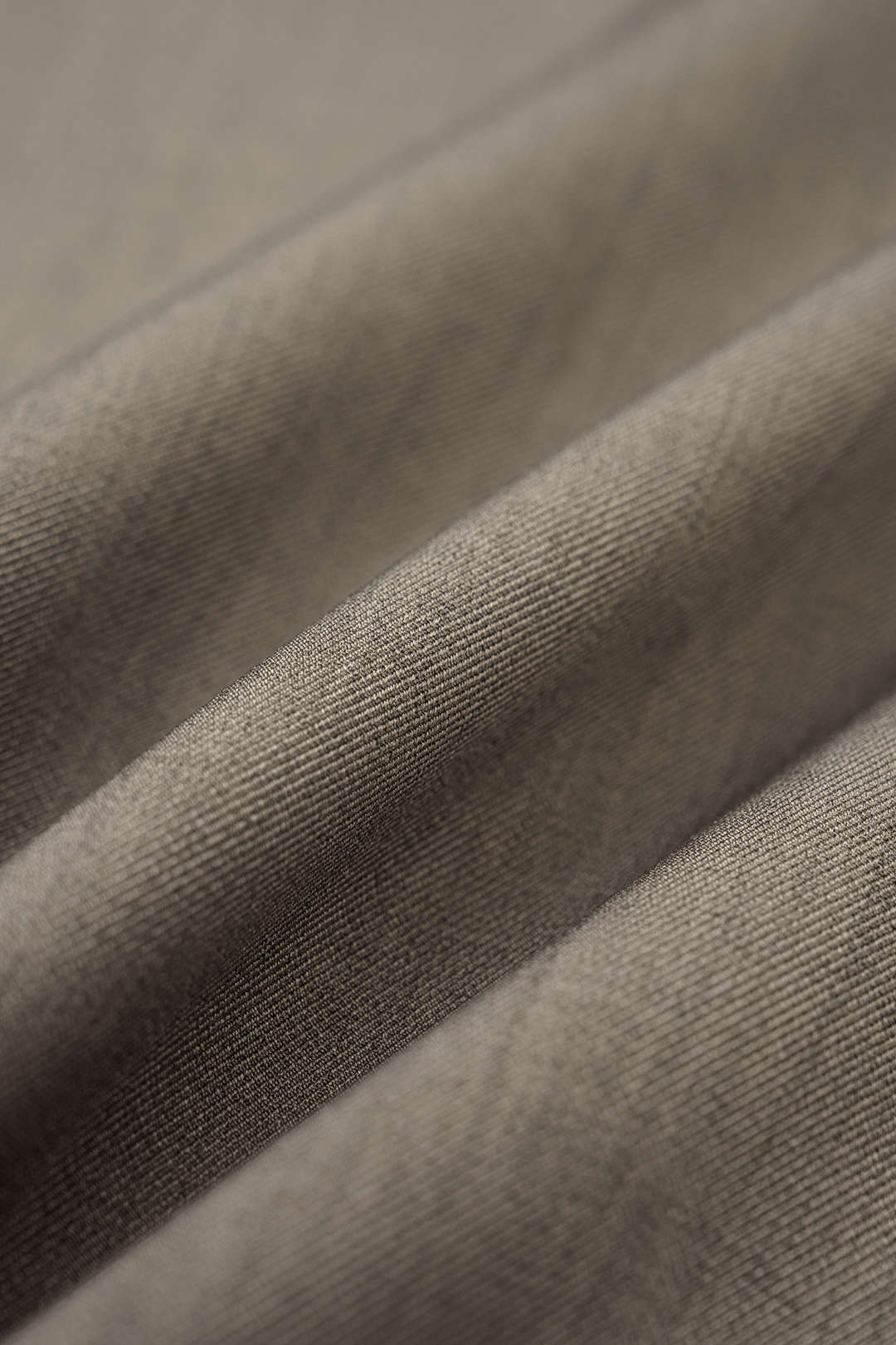 Asymmetrische broek met strik en wijde pijpen