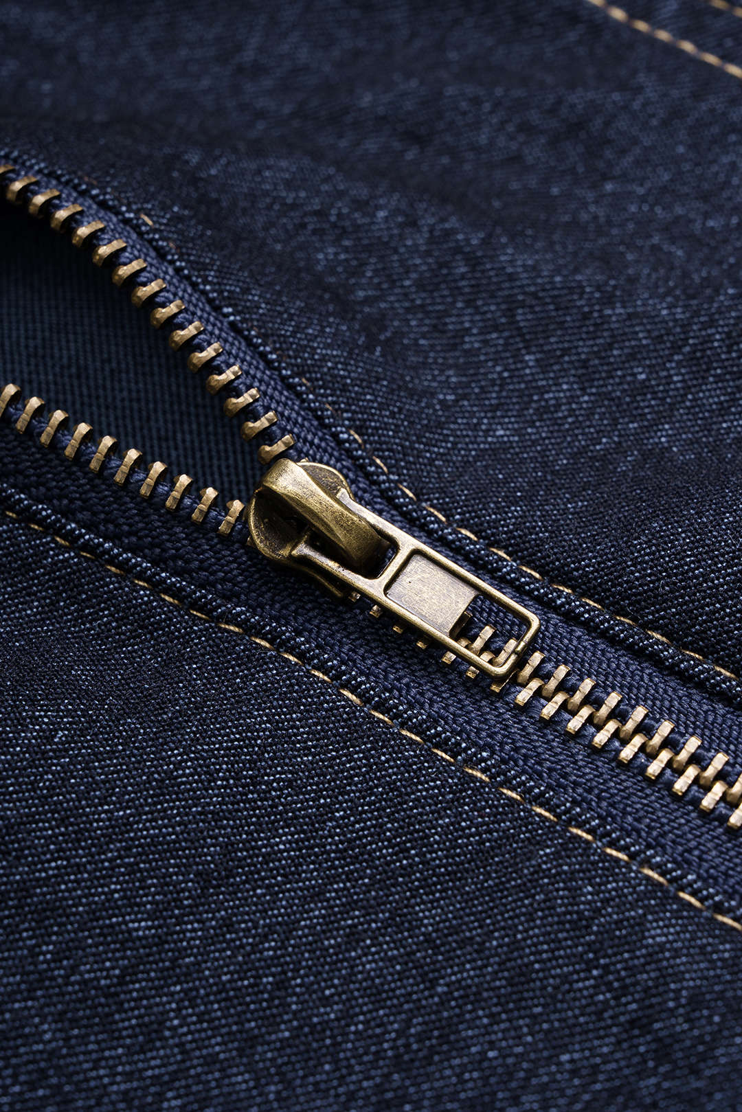 Denim blouse met V-hals, rits en korte mouwen