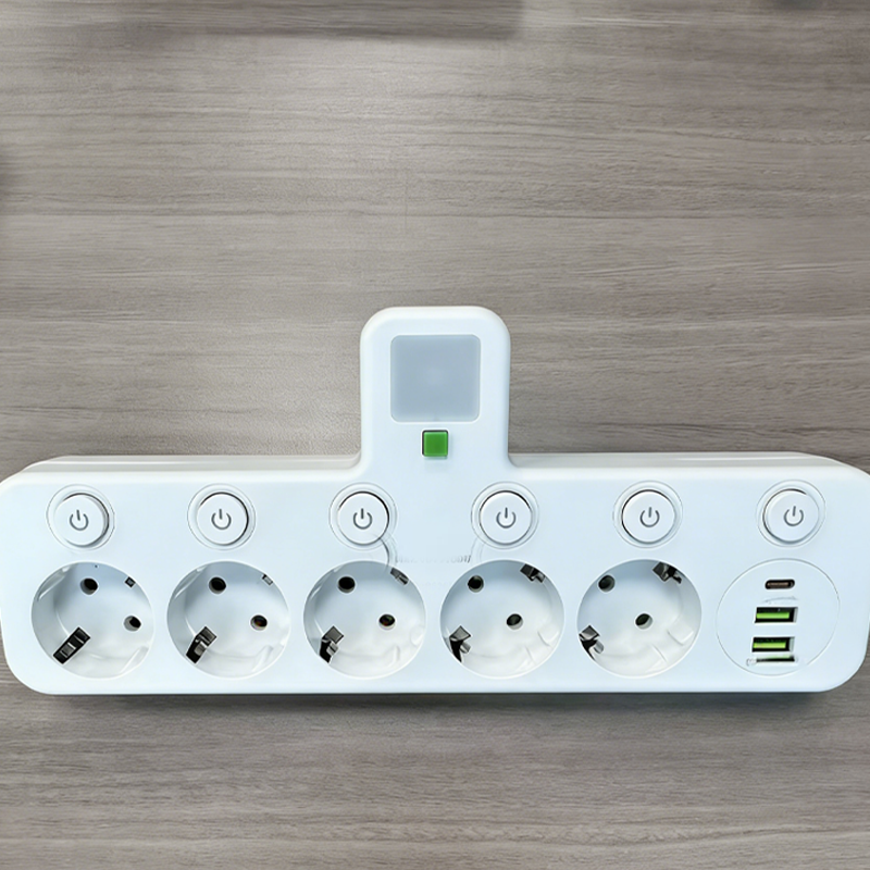 🎉Nieuwjaarscadeau 50% KORTING! 🔌 Slanke slimme stekkerdoos (USB + nachtlampje) – Individuele schakelaars en reisvriendelijk: Laad meerdere apparaten tegelijk!
